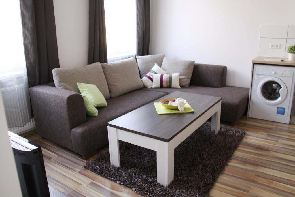 וינה Apartment Huglgasse מראה חיצוני תמונה