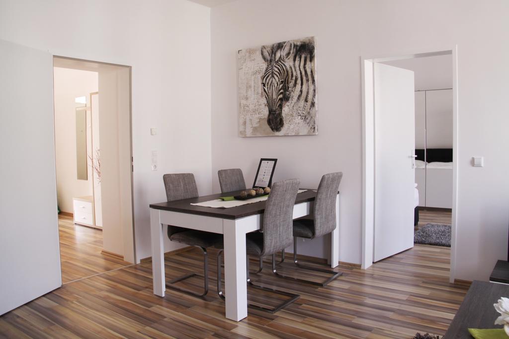 וינה Apartment Huglgasse מראה חיצוני תמונה