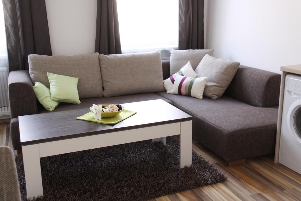 וינה Apartment Huglgasse מראה חיצוני תמונה