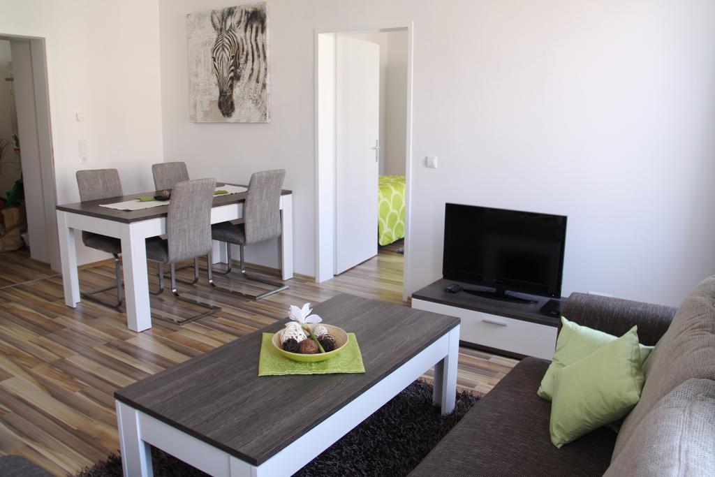 וינה Apartment Huglgasse מראה חיצוני תמונה